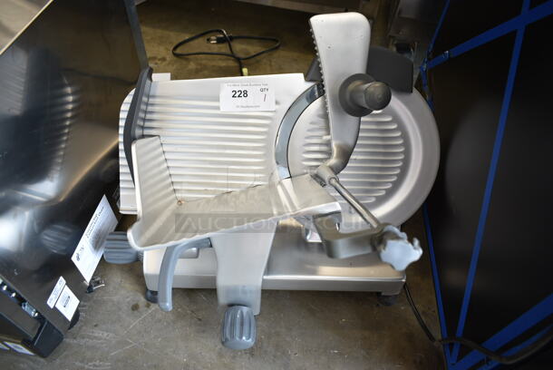 BRAND NEW SCRATCH AND DENT! 2023 Hobart Centerline EDGE12-11 Stainless Steel Commercial Meat Slicer w/ Blade Sharpener. 115 Volts, 1 Phase. Tested and Working! - Image 5 of 7