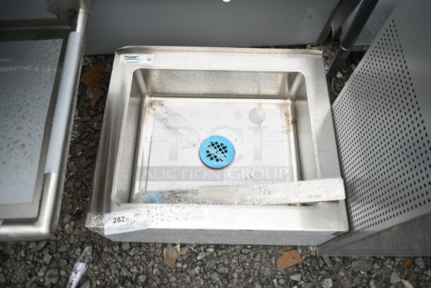 BRAND NEW SCRATCH AND DENT! Regency 600SM16206  25" 16 Gauge Stainless Steel One Compartment Floor Mop Sink - 20" x 16" x 6" Bowl - Image 3 of 4