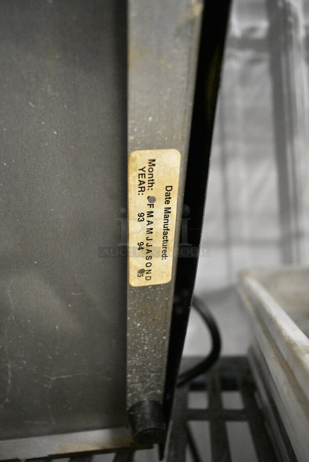 Pizza Pal 412 Stainless Steel Commercial Countertop Electric Pizza Oven. 110 Volts, 1 Phase. Tested and Working! - Image 4 of 5