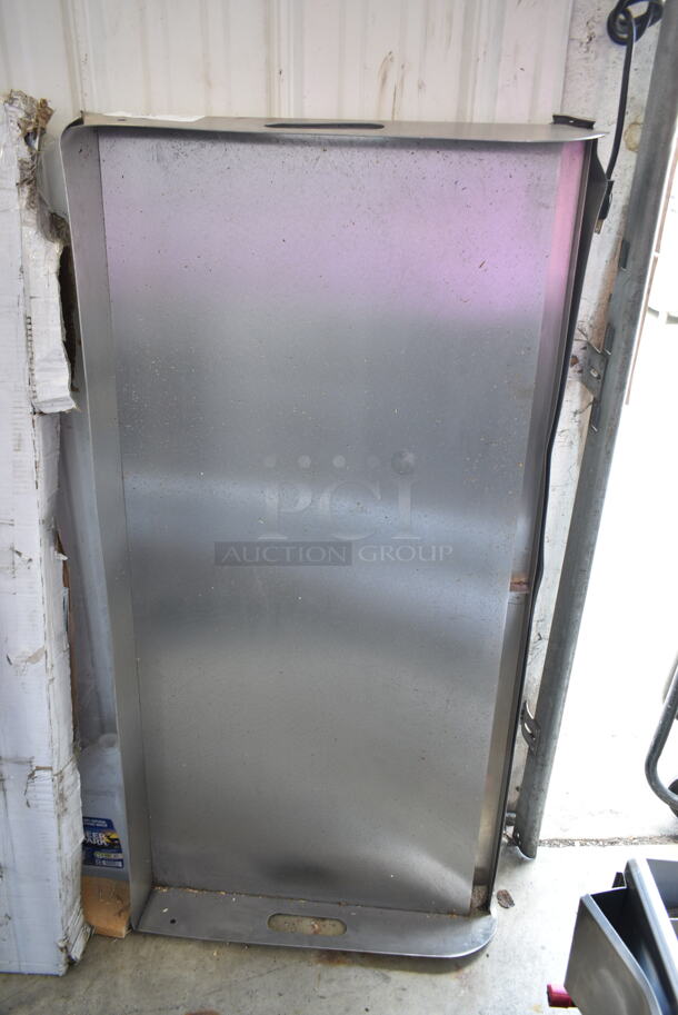 4 BRAND NEW SCRATCH AND DENT! Items; Stainless Steel Flat Top Griddle Attachment, 360SNZ48GLS Avantco 360SNZ48GLS 47" Sneeze Guard for CPT-48 Series, G-Rack 5 Tier Galvanized Shelf, Clear Panel. 4 Times Your Bid! - Image 3 of 7