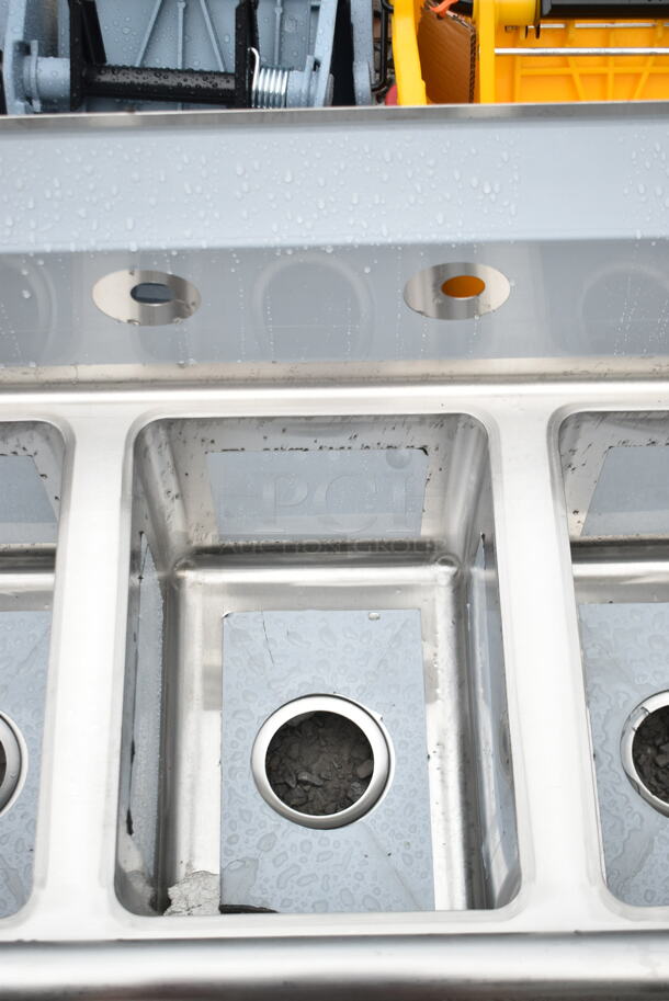 BRAND NEW SCRATCH AND DENT! Regency 600S31014212 58" 16-Gauge Stainless Steel Three Compartment Commercial Sink with Galvanized Steel Legs and 2 Drainboards - 10" x 14" x 10" Bowls. No Legs.  - Image 4 of 6