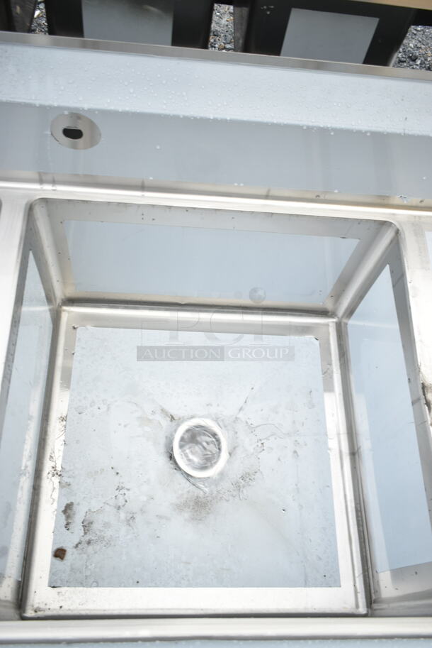 BRAND NEW SCRATCH AND DENT! Regency 600S32424224 124" 16-Gauge Stainless Steel Three Compartment Commercial Sink with 2 Drainboards - 24" x 24" x 14" Bowls - Image 6 of 9