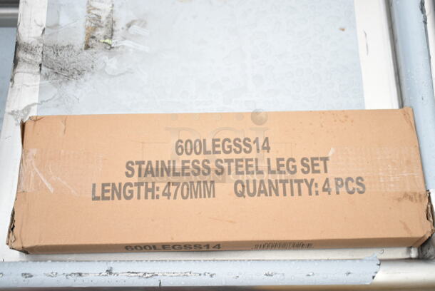 BRAND NEW SCRATCH AND DENT! Regency 600S32424224 124" 16-Gauge Stainless Steel Three Compartment Commercial Sink with 2 Drainboards - 24" x 24" x 14" Bowls - Image 8 of 9
