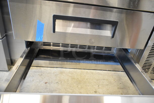 BRAND NEW SCRATCH AND DENT! Avantco 178CBE72HC Stainless Steel Commercial 4 Drawer Chef Base. No Casters. 115 Volts, 1 Phase. Tested and Working! - Image 4 of 7