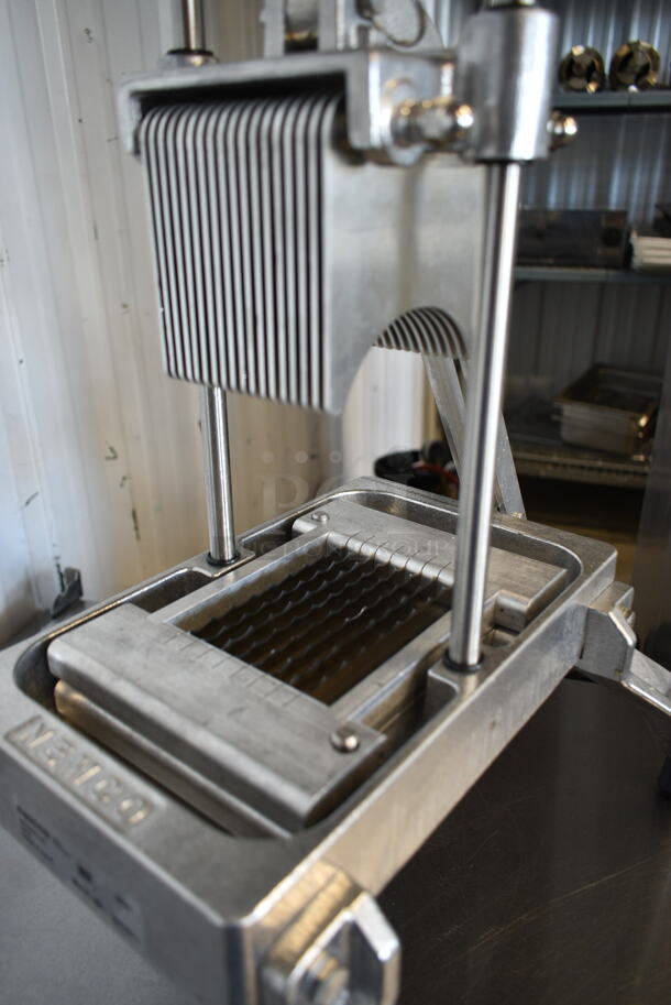 BRAND NEW SCRATCH AND DENT! 2024 Nemco 56750-1 Metal Commercial Countertop 3/16" Easy Onion Slicer II Fruit / Vegetable Slicer  - Image 6 of 7