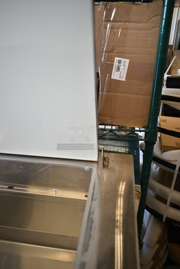 BRAND NEW SCRATCH AND DENT! 2024 Avantco 178SSPPT260 Stainless Steel Commercial Pizza Prep Table w/ Door and 2 Drawers. 115 Volts, 1 Phase. Tested and Working! - Image 6 of 10