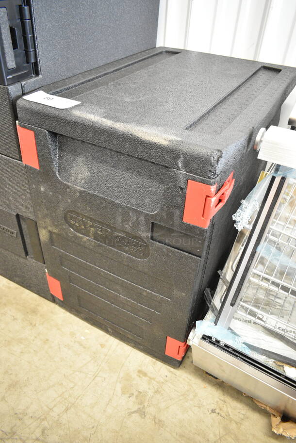 BRAND NEW SCRATCH AND DENT! CaterGator 215EPP400 Dash Black Front Loading EPP Insulated Food Pan Carrier - 6 Full-Size Pan Max Capacity  - Image 3 of 6