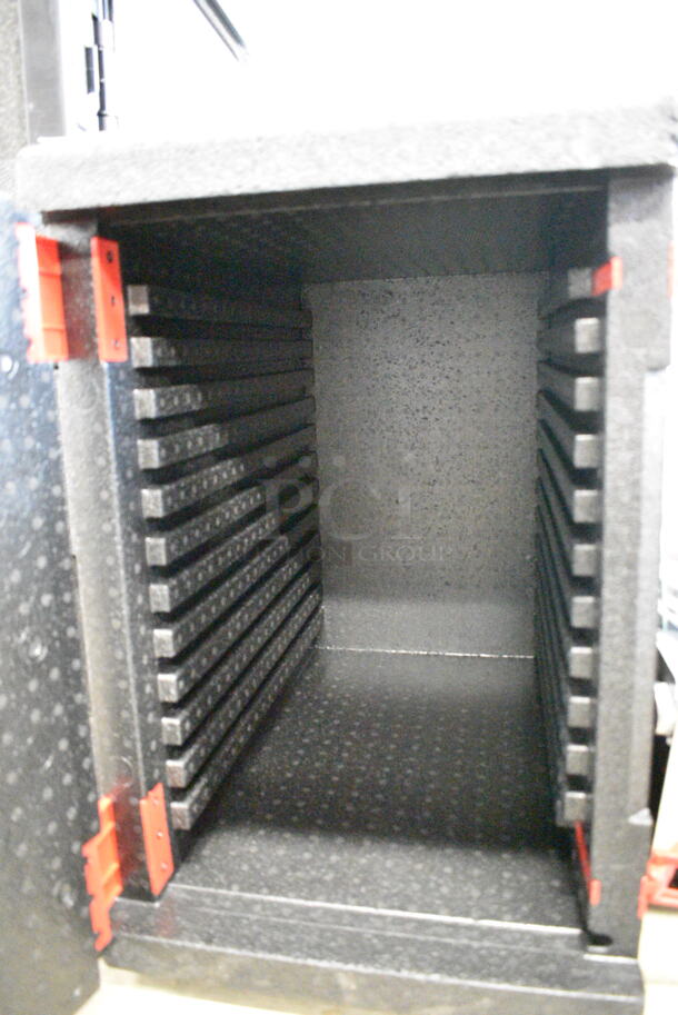 BRAND NEW SCRATCH AND DENT! CaterGator 215EPP400 Dash Black Front Loading EPP Insulated Food Pan Carrier - 6 Full-Size Pan Max Capacity  - Image 4 of 6