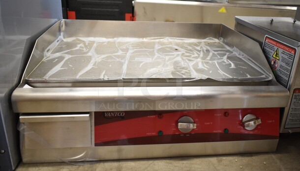 BRAND NEW SCRATCH AND DENT! Avantco 177EG24N Stainless Steel Commercial Countertop 24" Electric Countertop Griddle. 208/240 Volts.  - Image 2 of 5