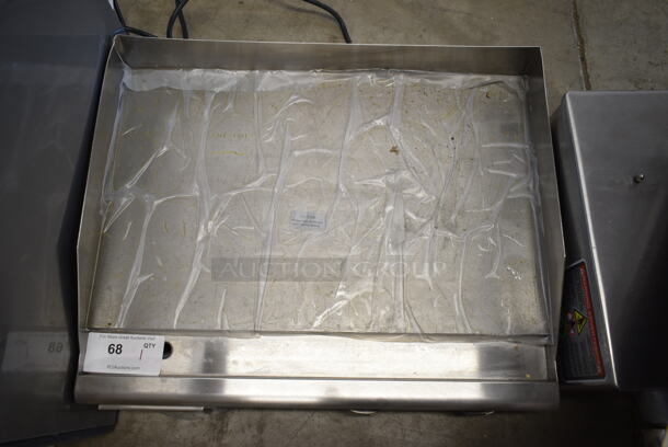 BRAND NEW SCRATCH AND DENT! Avantco 177EG24N Stainless Steel Commercial Countertop 24" Electric Countertop Griddle. 208/240 Volts.  - Image 3 of 5