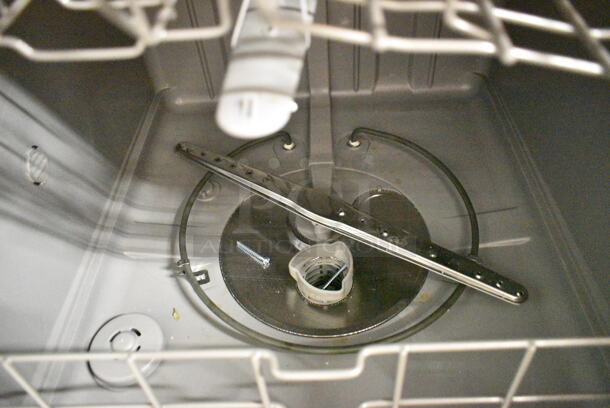 BRAND NEW SCRATCH AND DENT! Samsung DW80R2031US Stainless Steel Undercounter Dishwasher. 120 Volts, 1 Phase.  - Image 6 of 11