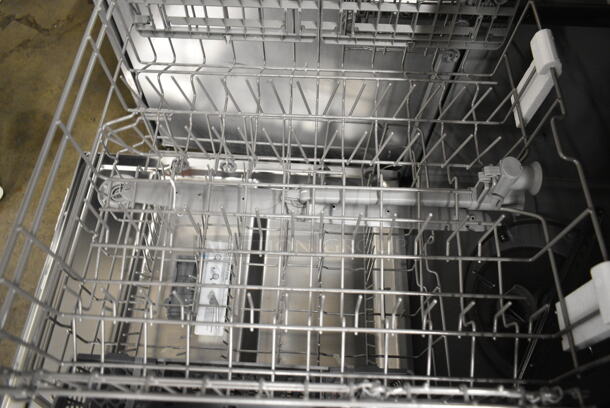 BRAND NEW SCRATCH AND DENT! Samsung DW80R2031US Stainless Steel Undercounter Dishwasher. 120 Volts, 1 Phase.  - Image 8 of 11
