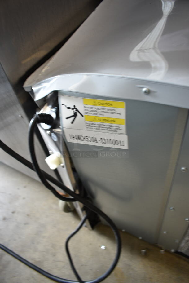 BRAND NEW SCRATCH AND DENT! 2023 Avantco Ice MC-H-530-A 30" Air Cooled Modular Half Cube Ice Machine - 500 lb. See Pictures for Back Right Damage.  - Image 4 of 5