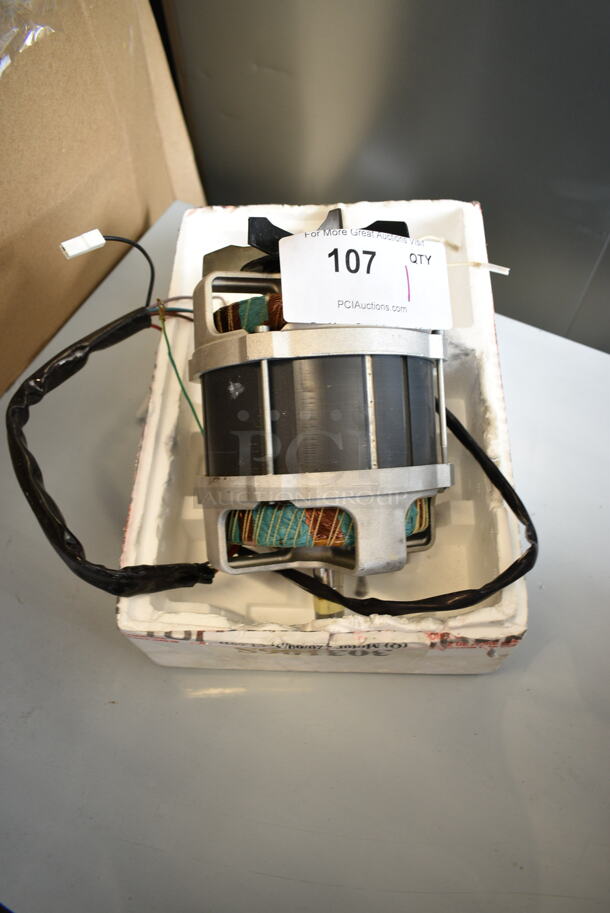BRAND NEW SCRATCH AND DENT! Robot Coupe 303106S Motor Cl60D Bf 220/60/3 - Image 2 of 3