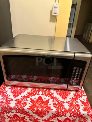 2018 Danby Commercial Microwave 115 Volt Working