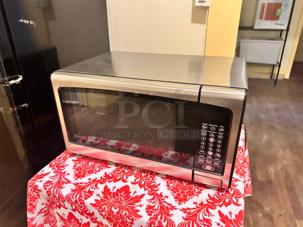 2018 Danby Commercial Microwave 115 Volt Working - Image 3 of 7