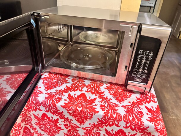 2018 Danby Commercial Microwave 115 Volt Working - Image 4 of 7