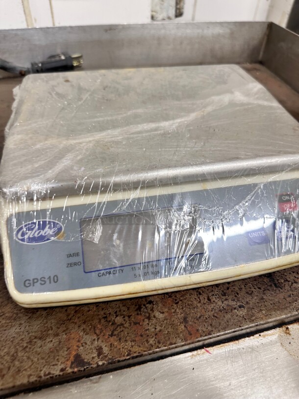 Globe GPS10 10 lb. Digital Portion Control Scale Working - Image 3 of 4
