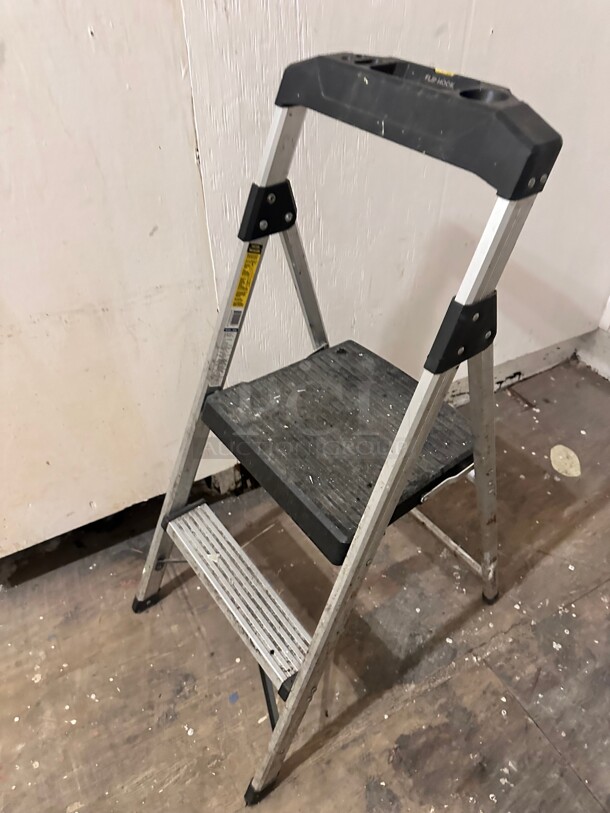 One Step Ladder - Image 2 of 4