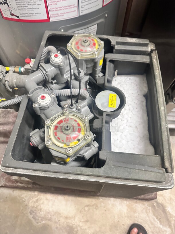 Late Model Salt Water Filtration System - Image 2 of 7