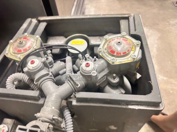 Late Model Salt Water Filtration System - Image 5 of 7