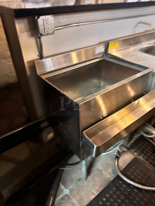 Krowne Metal 18-24-7 Silver Series 24" Ice Bin with Cold Plate Working - Image 4 of 4