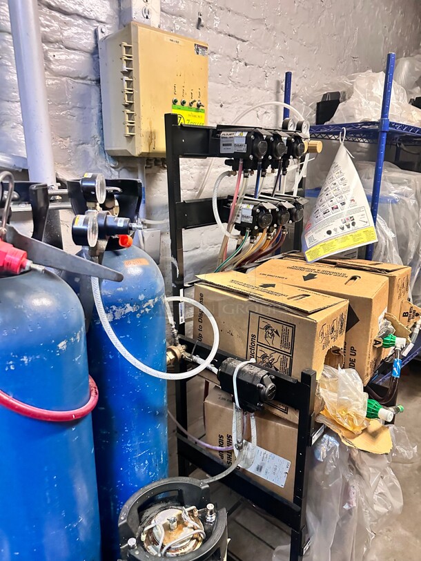 Soda Carbon Dioxide Twin Tanks - Image 2 of 6