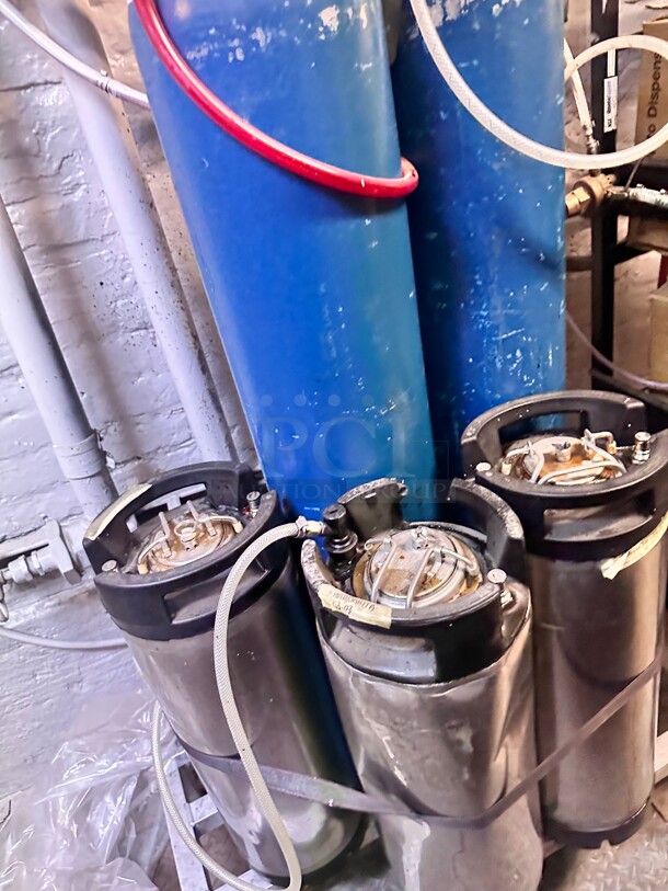 Soda Carbon Dioxide Twin Tanks - Image 5 of 6