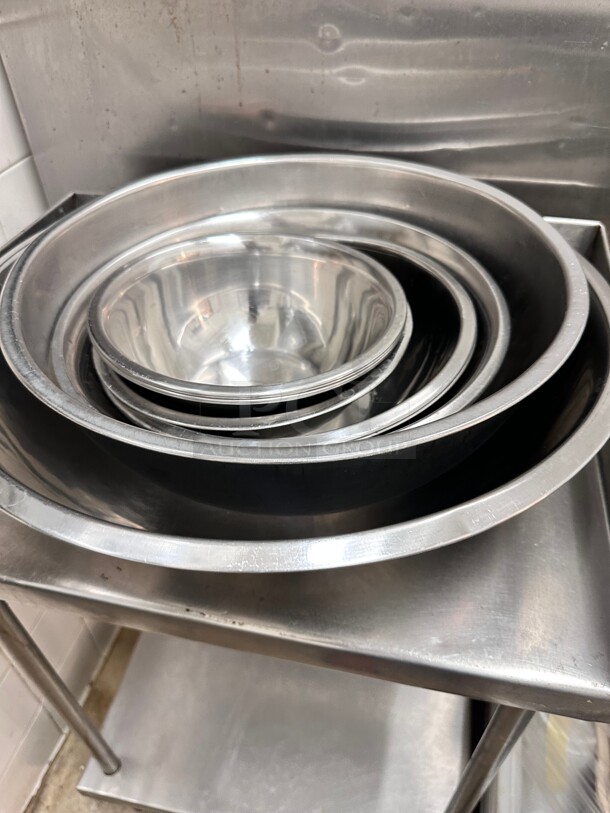 One Lot Of Assorted Sizes Bowls - Image 3 of 4
