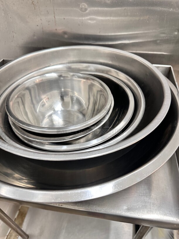 One Lot Of Assorted Sizes Bowls - Image 4 of 4