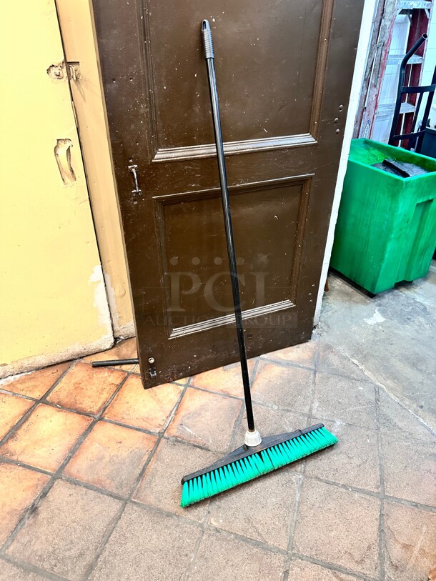 Heavy Duty Floor Broom - Image 3 of 4