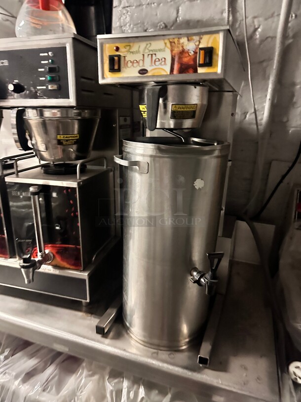 Commercial Ice Tea Machine 115 Volt Working - Image 1 of 3