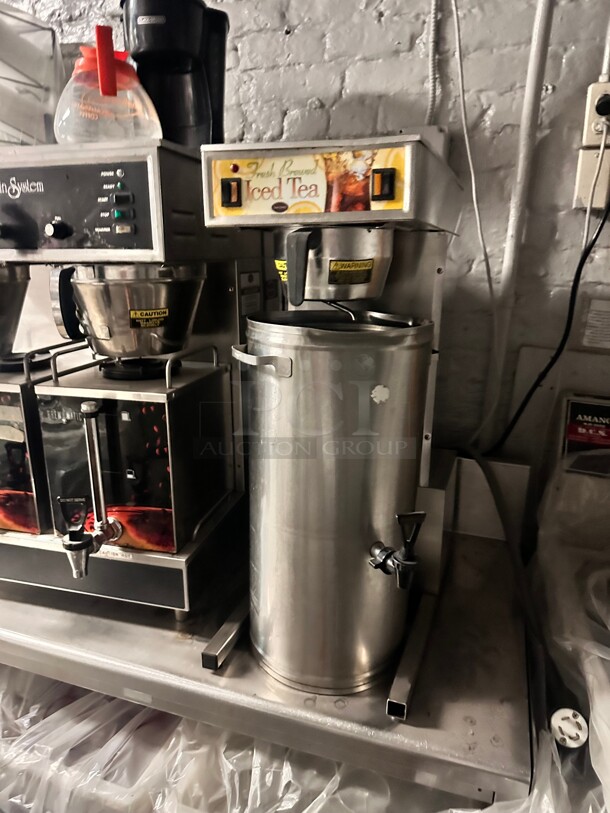 Commercial Ice Tea Machine 115 Volt Working - Image 2 of 3