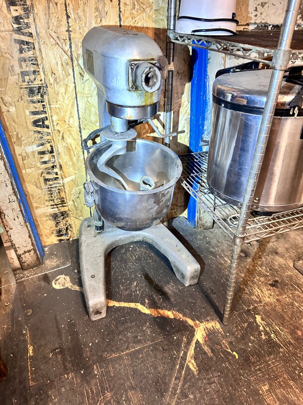 Hobart AS-230  20 qt Planetary Mixer - Floor Model, 1/3 hp, 115 Volt Working - Image 2 of 5