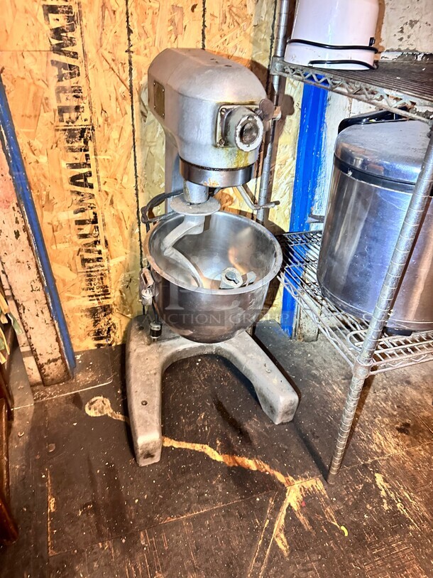 Hobart AS-230  20 qt Planetary Mixer - Floor Model, 1/3 hp, 115 Volt Working - Image 1 of 5