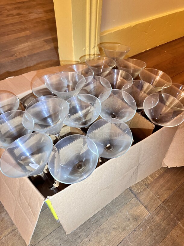 New! Margareta Glass  - Image 2 of 5