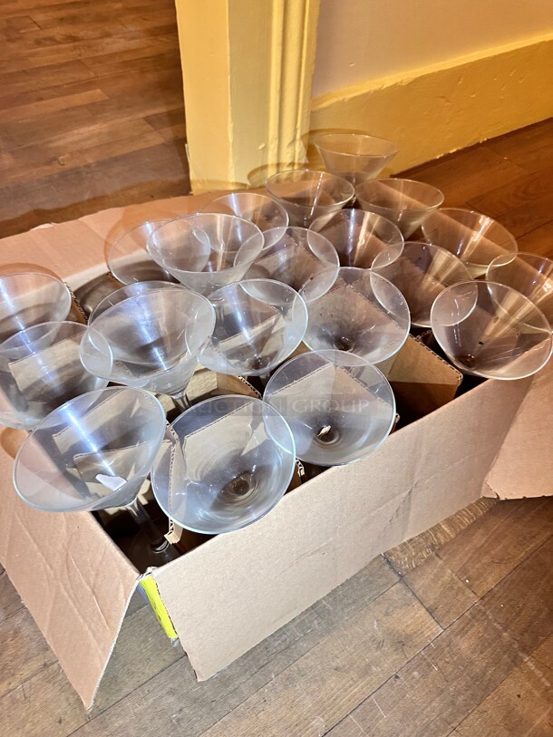 New! Margareta Glass  - Image 4 of 5