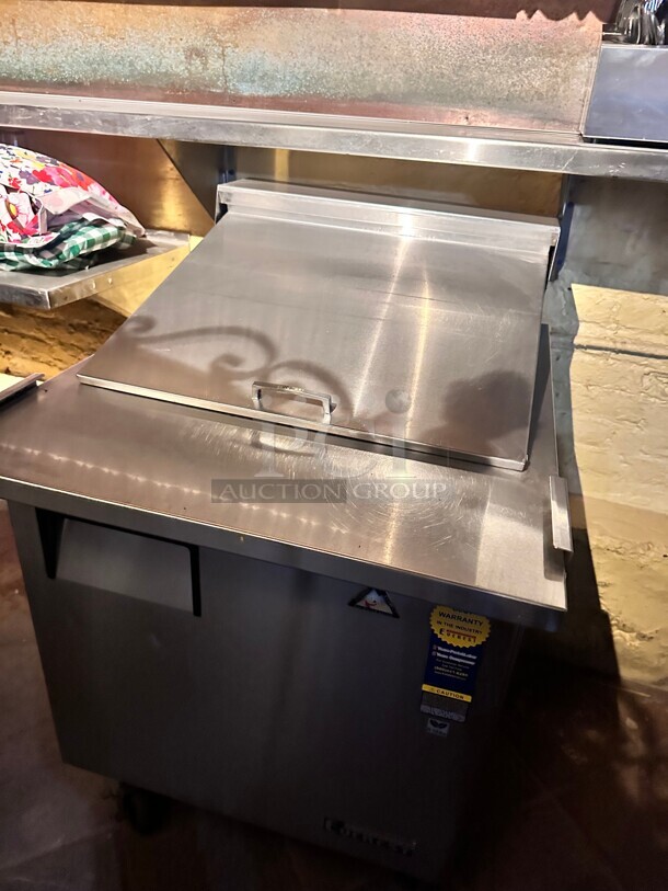 Everest Refrigeration EPBR1 27.75 Inch Single Door Sandwich Prep Table 115 Volt Working  - Image 1 of 7