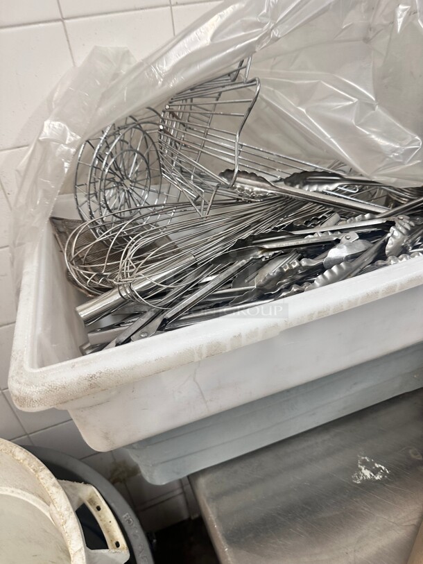 One Lot Stainless Steel Kitchen Heavy-Duty Utility Tong - Image 2 of 4