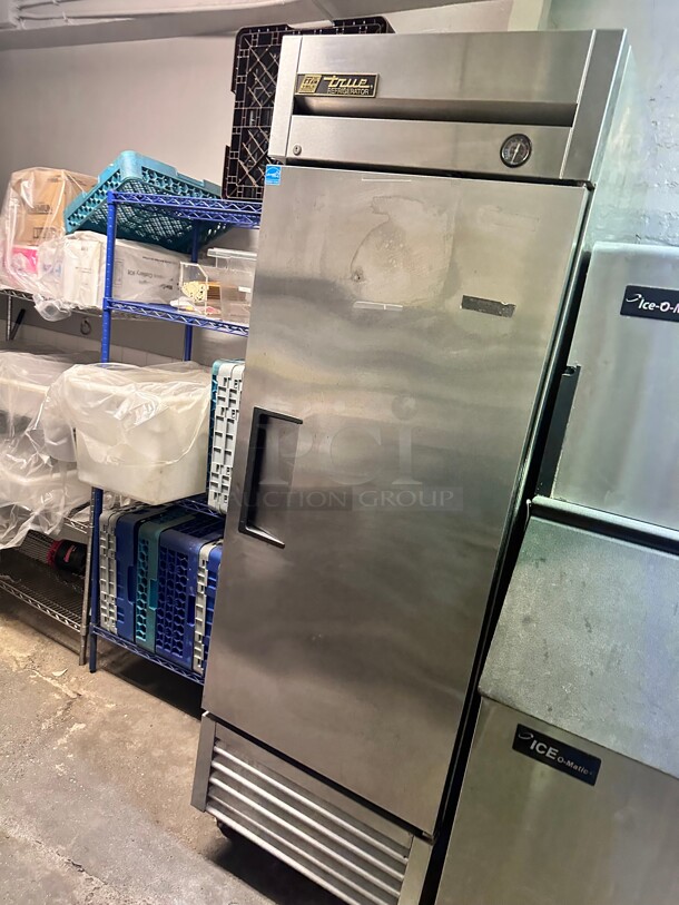 True T-23-HC 27" Solid Door Reach-In Refrigerator 115 Volt Working - Image 4 of 7