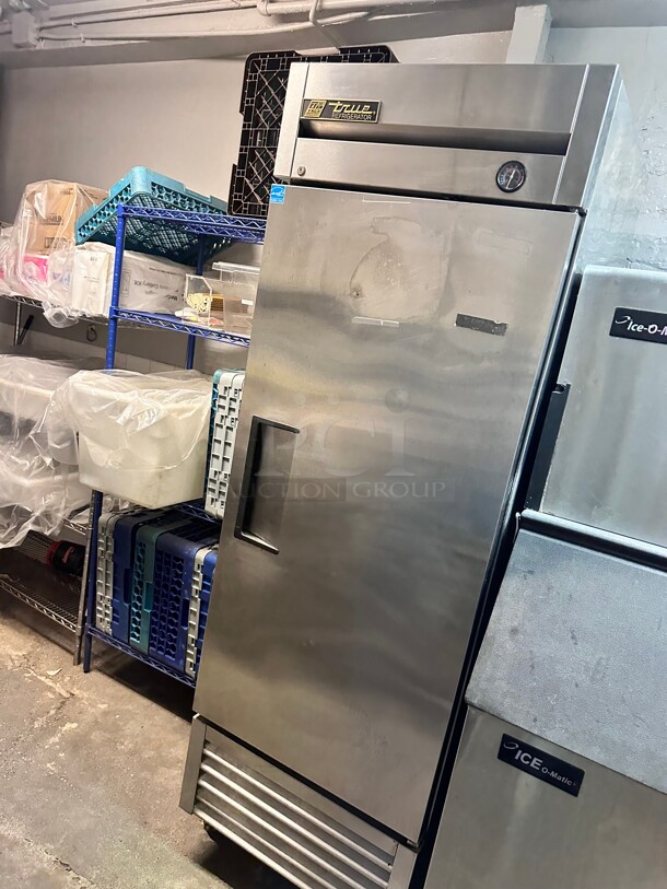 True T-23-HC 27" Solid Door Reach-In Refrigerator 115 Volt Working - Image 5 of 7
