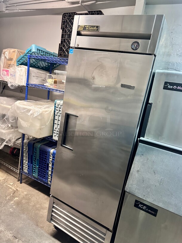 True T-23-HC 27" Solid Door Reach-In Refrigerator 115 Volt Working - Image 6 of 7