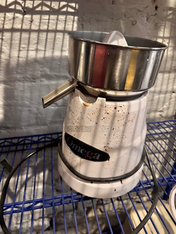 Omega Juicer 115 Volt Working - Image 2 of 3
