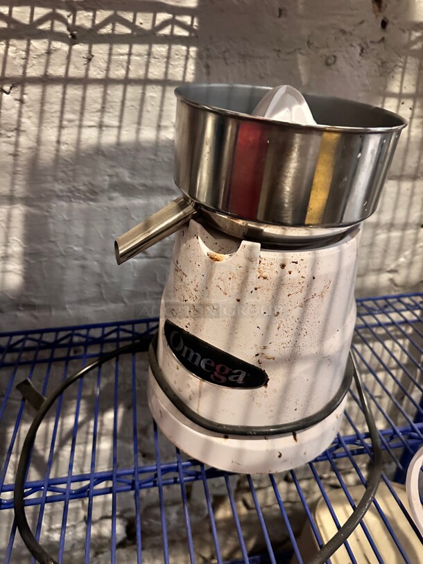 Omega Juicer 115 Volt Working - Image 3 of 3