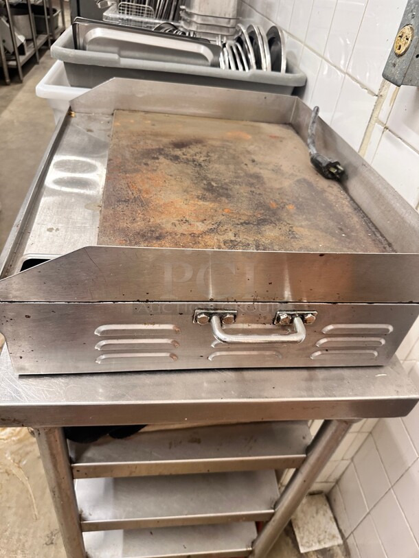 Pro Equip 24" Electric Griddle w/ Thermostatic Controls - 1/2" Steel Plate, 220 Volt 1 Phase  - Image 4 of 8