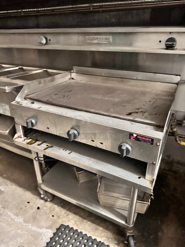Jade 36 Inch Commercial Heavy Duty Gas Griddle Working - Image 2 of 8