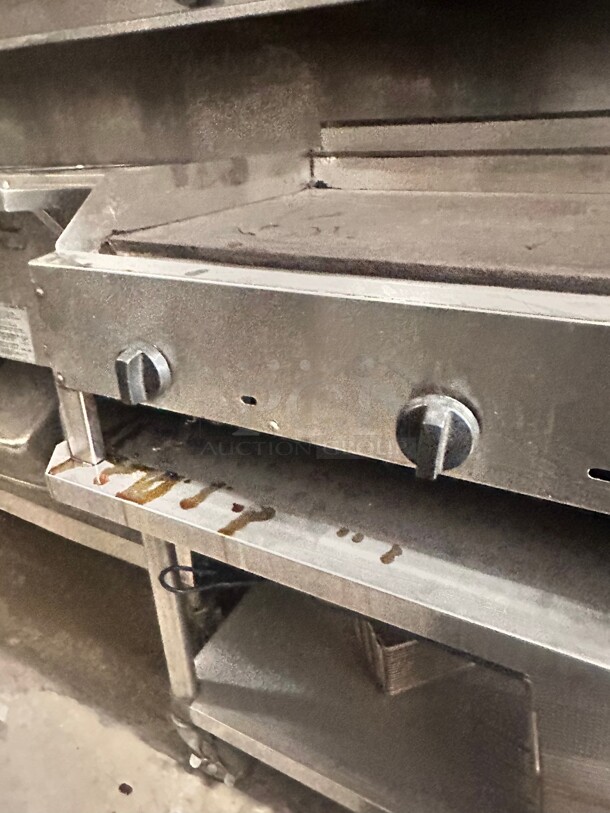 Jade 36 Inch Commercial Heavy Duty Gas Griddle Working - Image 7 of 8