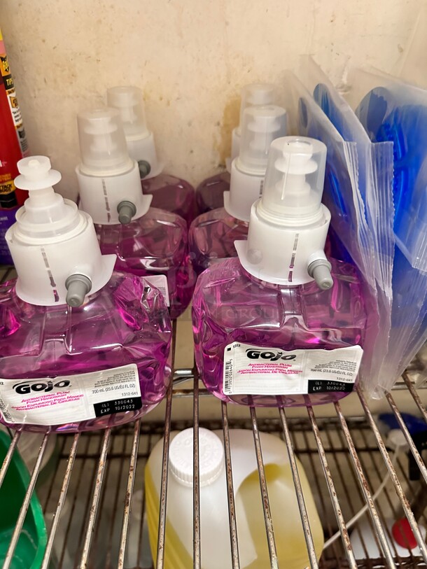 Gojo Foam Hand wash Refills - Image 1 of 6