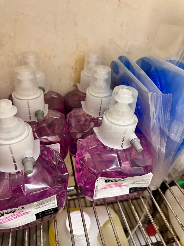 Gojo Foam Hand wash Refills - Image 2 of 6