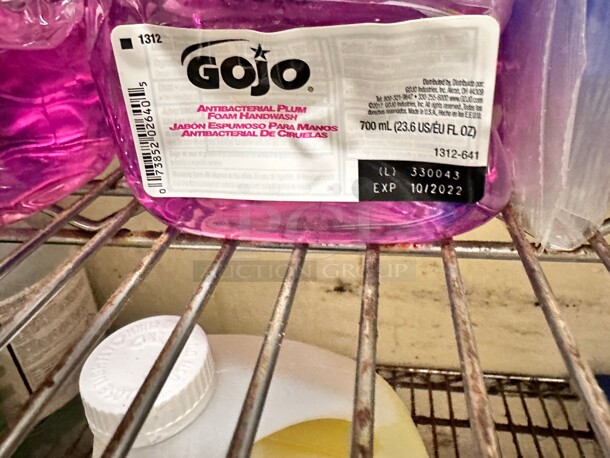 Gojo Foam Hand wash Refills - Image 5 of 6